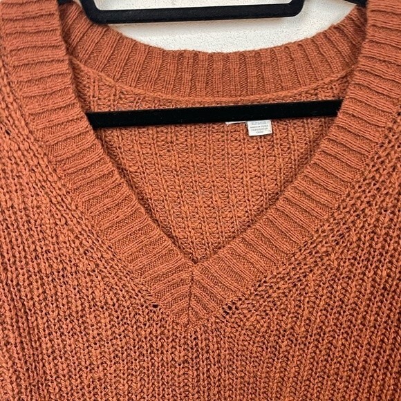 🥑5/$25 American Eagle Outfiters Burnt Orange V neck Sweater XL - Picture 5 of 5